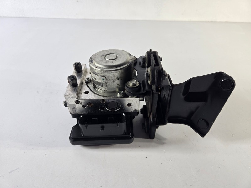 2014 2016 Infiniti Q Q50 ABS Anti Lock Braking System Module OEM 476604GA9C