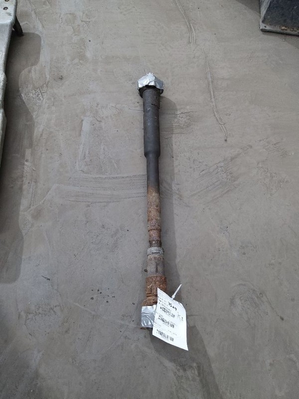 Front Drive Shaft 5.7L Fits 95-00 CHEVROLET 2500 PICKUP 265040
