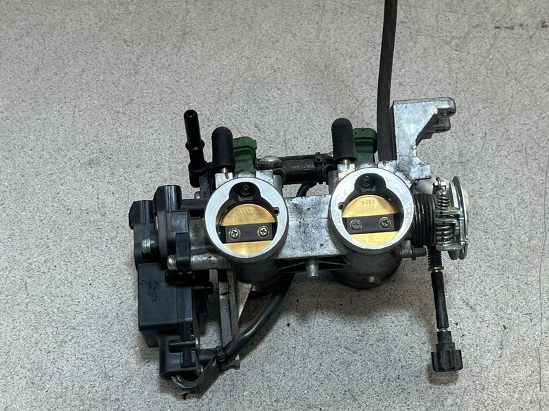 2015 Kawasaki EX 300 Ninja Throttle Body Fuel Injectors TPS Sensor EX300