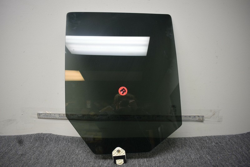 2003-2009 LAND ROVER REAR RIGHT WINDOW GLASS FACTORY OEM
