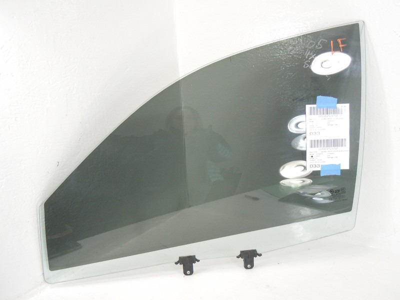 1999-2005 Hyundai Sonata Front Door Window Glass Driver Left OEM