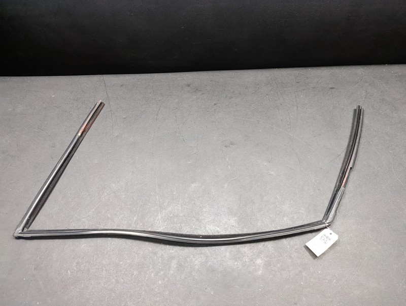 Front Left Driver Door Glass Run Channel 2016 Dodge Charger 68040039AE 2011-2020