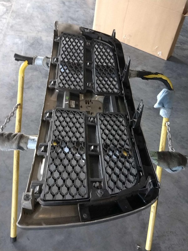 2018 RAM DODGE 3500 Pickup Grille OEM Black 6NE51SZ0AA Used 101K Miles