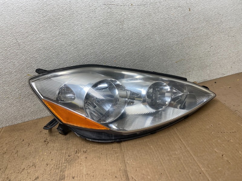 2006 to 2010 Toyota Sienna Right Passenger Rh Side Headlight Halogen AA7121 DW