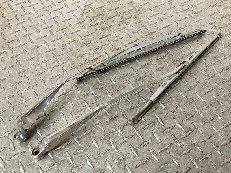 1966 Mercedes Benz W110 200 Windshield Wipers Arm Wiper Arms Set W 110