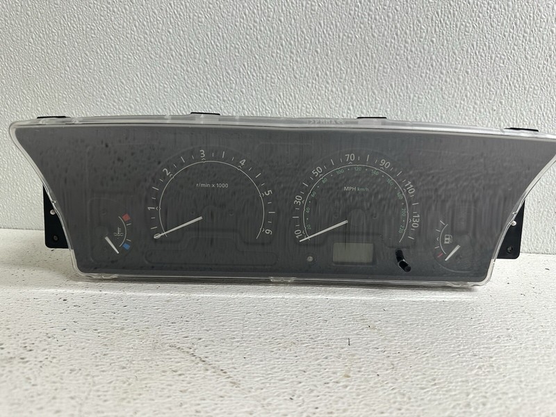 2003-2004 Land Rover Discovery Cluster Speedometer Tach Gauges Instrument Panel