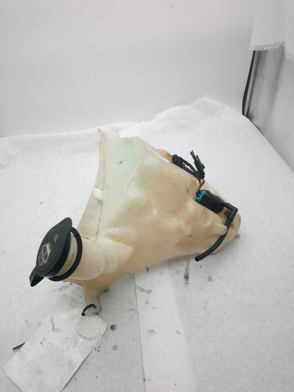 2007 Buick Rendezvous Washer Fluid Reservoir OEM White 3.5L 138K Miles