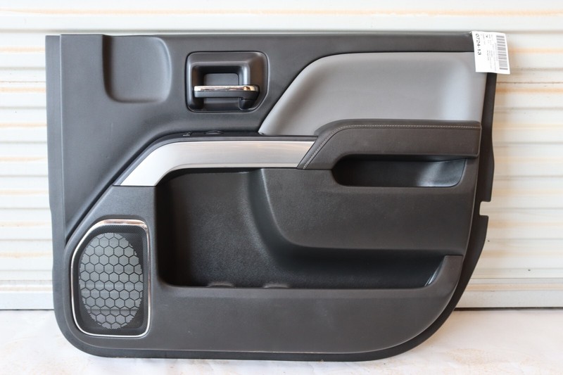2014-2019 CHEVY SILVERADO 1500 FRONT RIGHT PASSENGER SIDE DOOR PANEL TRIM OEM