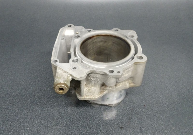 Can-Am OEM Engine Cylinder Piston Block Jug Barrel 420623227 Spyder