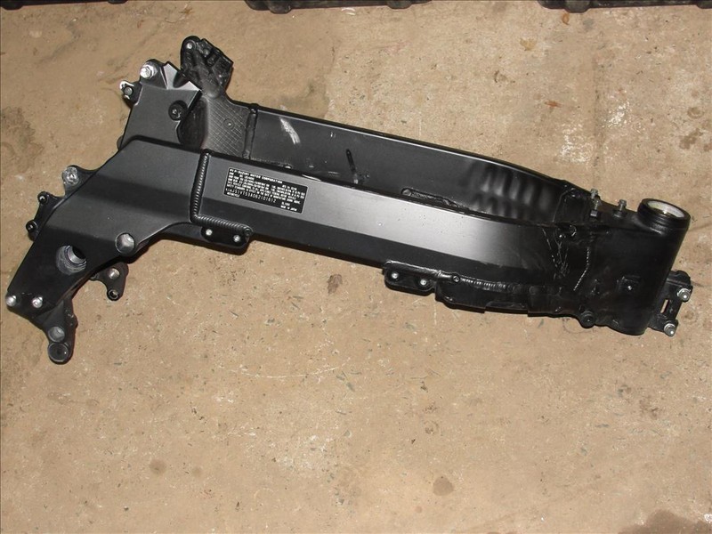 2006 SUZUKI DL 1000 V-STROM VSTROM MAIN CHASSIS FRAME BODY OEM DL1000 06