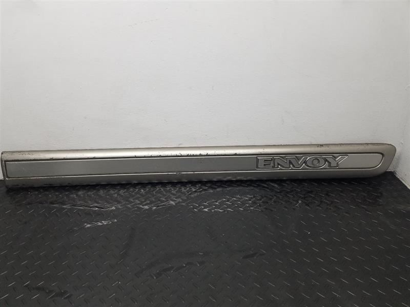 2002-2005 GMC Envoy Front Right Passenger Door Molding Biege (11U) OEM 88944348