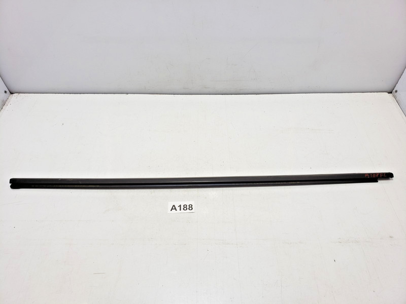 ✅ 15-19 OEM Volkswagen Golf R Front Left Driver Side Door Molding Seal