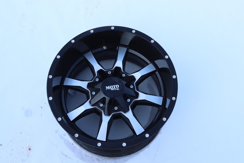 2016-2019 TOYOTA TACOMA WHEEL RIM R18 18X10 8 SPOKE AFTERMARKET MOTO METAL