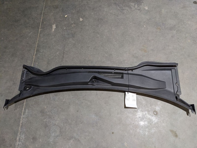 10-15 CHEVY CAMARO COWL VENT WINDSHIELD WIPER SCREEN TRIM PANEL COVER MOL1181895