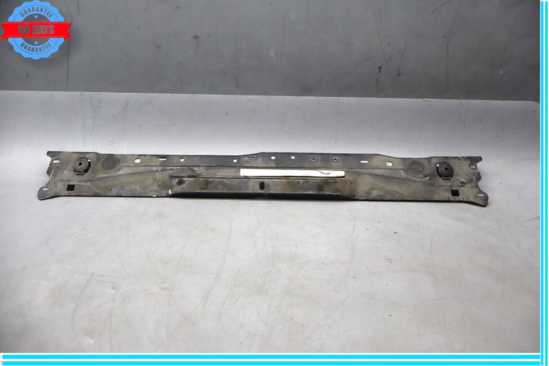 08-11 Mercedes C250 C300 W204 Front Upper Radiator Support Bracket Oem