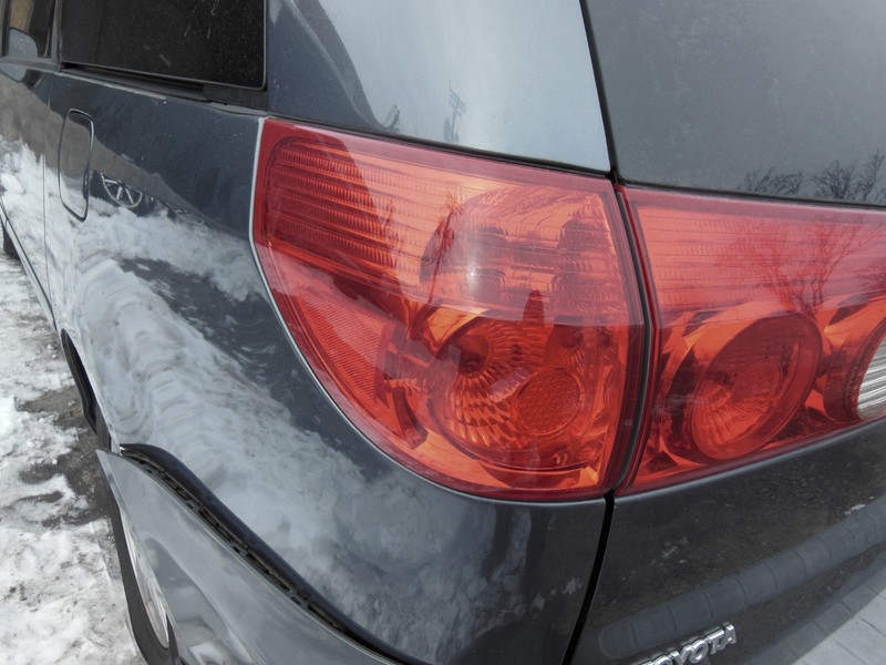 2006-2010 Toyota Sienna Quarter Panel Mounted Tail Light Lamp Driver Left