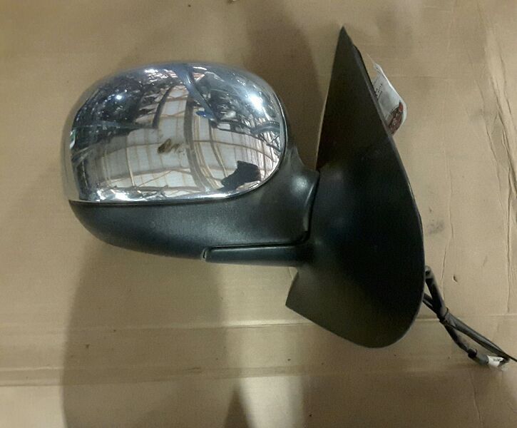 97 FORD EXPEDITION R. SIDE VIEW MIRROR POWER W/O SIGNAL-FLASH NON-HEATED 70325