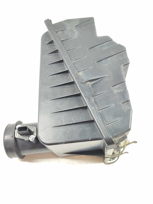 2005 Freestar 3.9L Air Cleaner Box Assembly P/N 3F2U9661AD