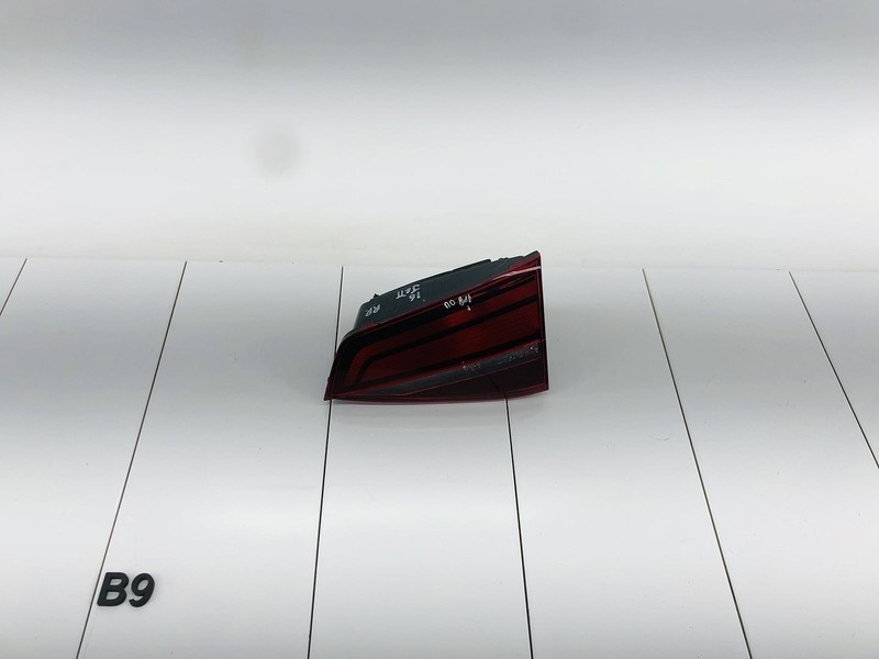 16-18 VOLKSWAGEN JETTA REAR RIGHT SIDE INNER TAIL LIGHT BRAKE STOP LAMP OEM