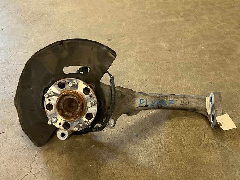 ⭐2015-2020 KIA K900 RWD FRONT LEFT SIDE SPINDLE KNUCKLE WHEEL HUB OEM LOT2727