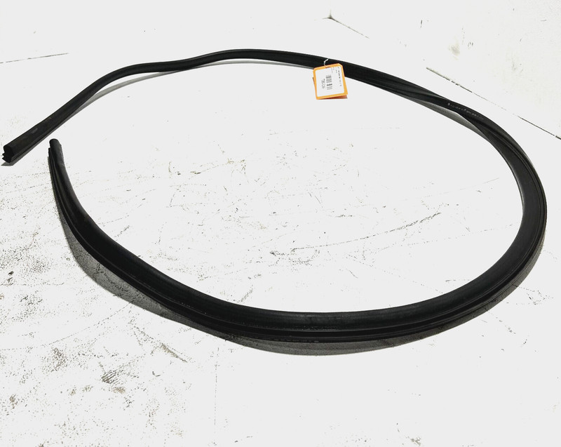 Mercedes 07-13 W221 S550 CL550 FRONT GASKET BONNET HOOD SEAL WEATHERSTRIP OEM