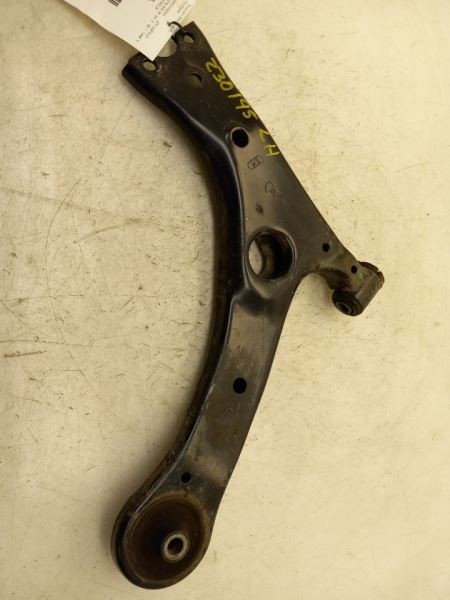 14-19 TOYOTA COROLLA 1.8L FWD AT DRIVER FRONT LOWER CONTROL ARM ASSEMBLY