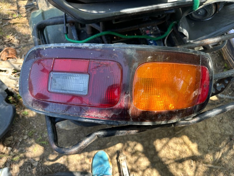 92-93 TOYOTA CELICA OEM RH PASSENGER SIDE OEM TAILLIGHT ASSEMBLY