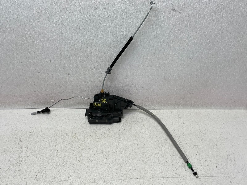17-19 Mercedes GLS450 GLS550 X166 Front Right Door Lock Latch Actuator 1399 OEM