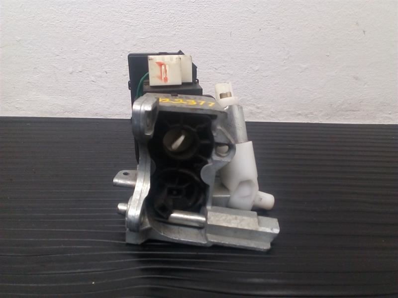 06-16 Chevrolet Impala Ignition With Housing With Key OEM 26098023