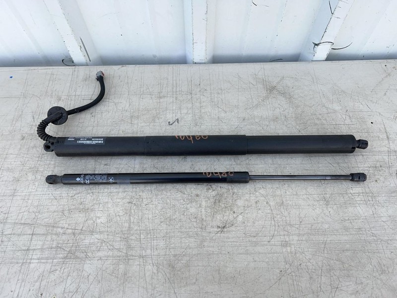 19-23 JEEP CHEROKEE LEFT AND RIGHT LIFT GATE SUPPORT SHOCK STRUT SET OF 2 63391