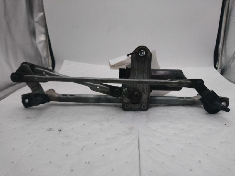 2016 Hyundai Santa Fe Wiper Motor OEM 981102W000 128K Miles Black