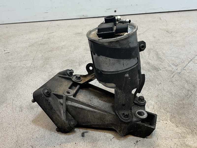 03-06 Mercedes Dodge Sprinter T1N 2.7L OM647 Engine Motor Mount Bracket LH Left