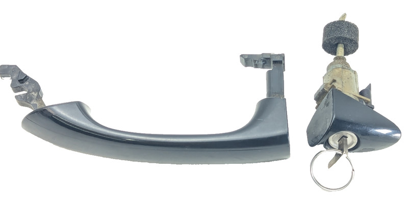01-07 Mercedes W203 C240 Front Left Driver Exterior Door Handle w/ Key OEM