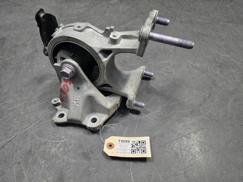 Left Engine Mount Bracket 2021 Toyota RAV4 12371-F0090 2019 2020 2022 - 2025