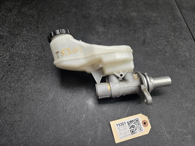 Brake Master Cylinder w/ Reservoir 2021 Toyota RAV4 47201-0R130 2019 2020 - 2025