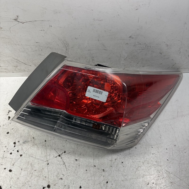 08-12 Honda Accord 4D Sedan Right Tail Light 33500-TA0-A01 OEM