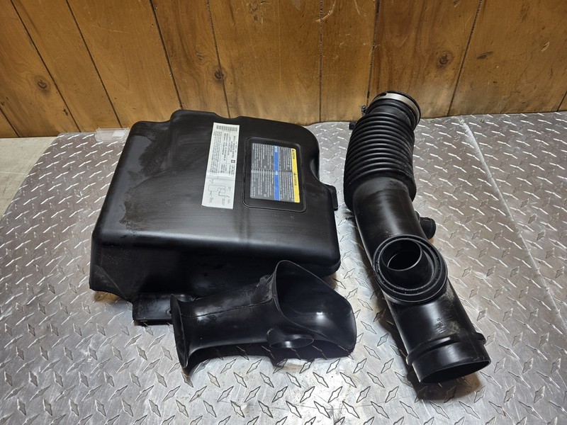 02-08 Envoy Chevy Trailblazer Vortec 4200 Air Box Intake Resonator Throttle Body