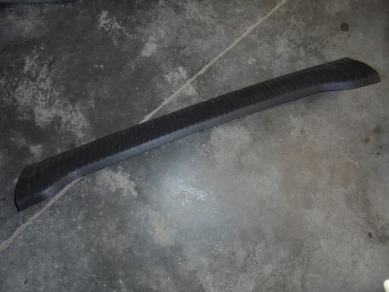 2003 Jeep Liberty Sport 3.7L 3.7 Lift Gate Scuff Plate Door Seal Liftgate Trim