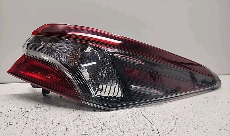 18 - 22 Toyota Camry Chrome Right RH Passenger Halogen LED Tail Light OEM HYBRID