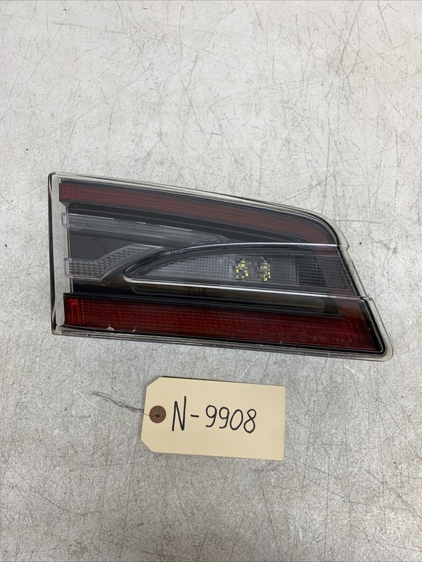 12-21 Tesla Model S Rear Left Liftgate Light Left Tail OEM 6005922-00-C 9908 B17