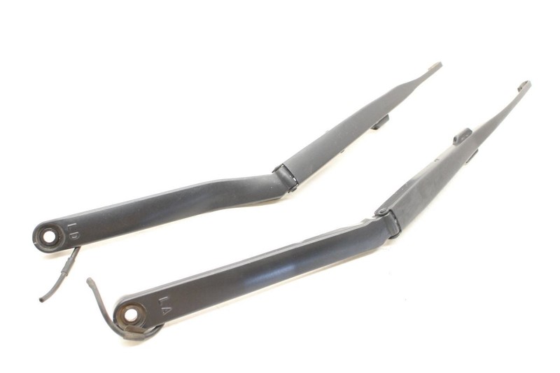 Pair of Windshield Wiper Arms Fits 04-05 350Z
