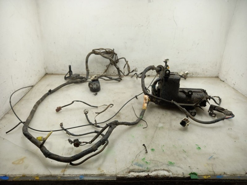 05 06 TOYOTA TUNDRA SR5 ENGINE FUSE BOX WIRE HARNESS 2UZFE 8CYL