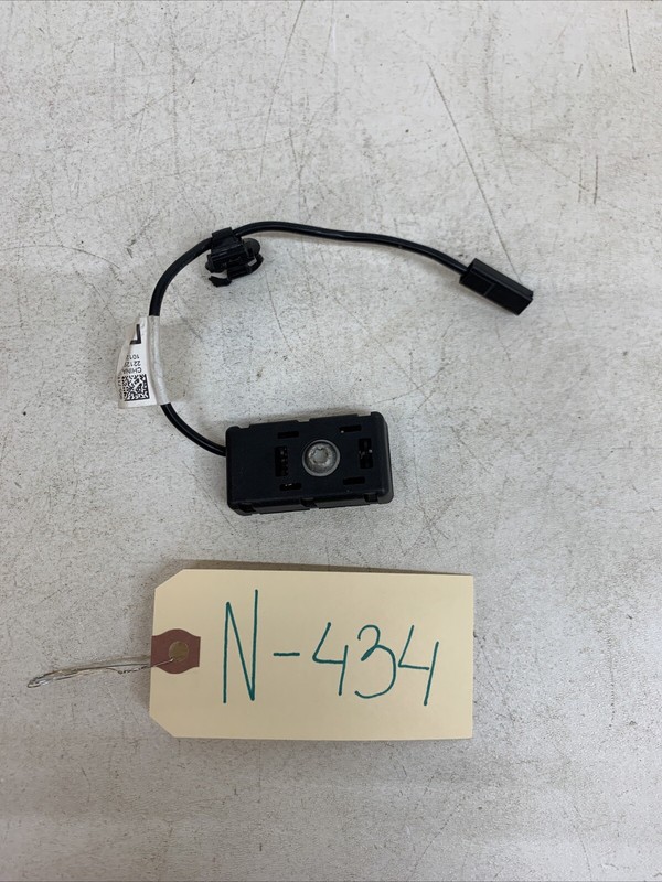 17-22 TESLA MODEL Y/3 ANTENNA SIGNAL NOISE FILTER AMPLIFIER OEM 434 B143
