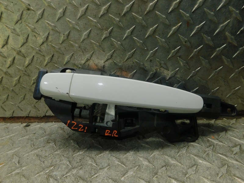 17-24 CHEVROLET MALIBU RIGHT REAR PASSENGER EXTERIOR DOOR HANDLE WHITE COLOR