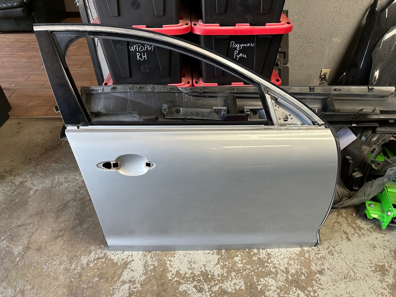 10-13 JAGUAR XJ FRONT RIGHT PASSENGER SIDE DOOR SHELL Silver OEM