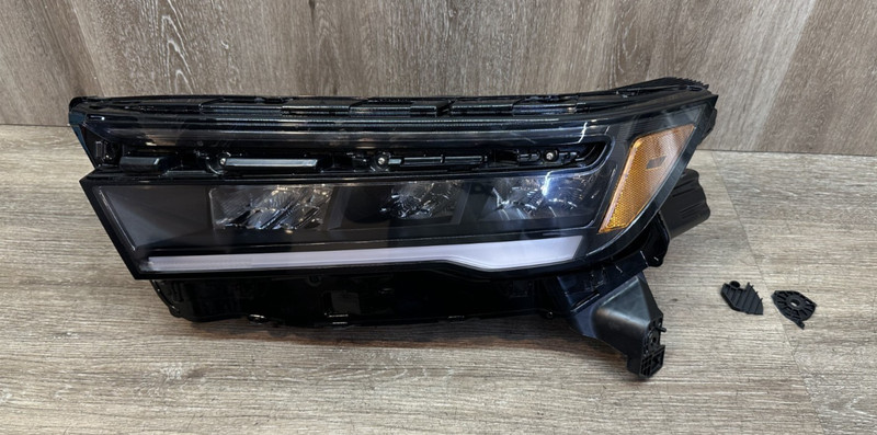 2023-25 HONDA PILOTRHHEADLIGHT ASSY - OEM - DAMAGED