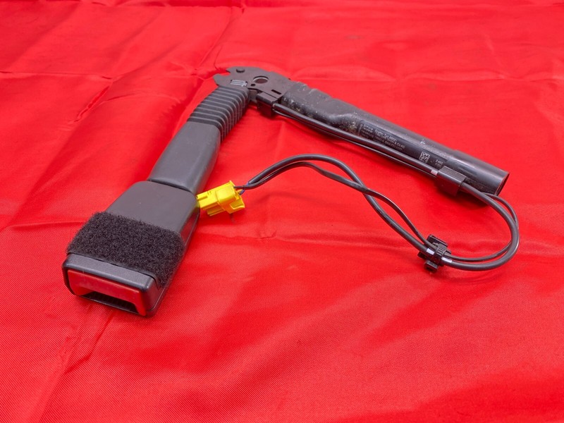 BMW F06 F12 F13 F33 4/6 Series M4 Right Passenger Seatbelt Buckle Receiver OEM✅