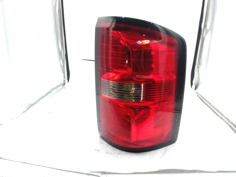 2014 GMC Sierra 1500 Tail Light Assembly Right White 322533 Used 104K Miles