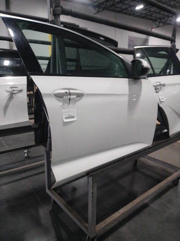 2018 Buick Regal Right Door White OEM Used Good Condition 4DR 668187