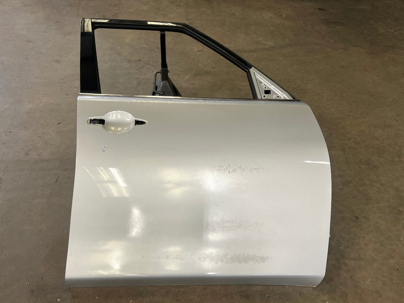 ⭐11-17 INFINITI QX80 FRONT RIGHT PASS RH SIDE DOOR PANEL COVER SHELL OEM LOT2661